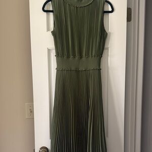Nanette Lapoe Olive Green Sleeveless Pleated Midi Dress